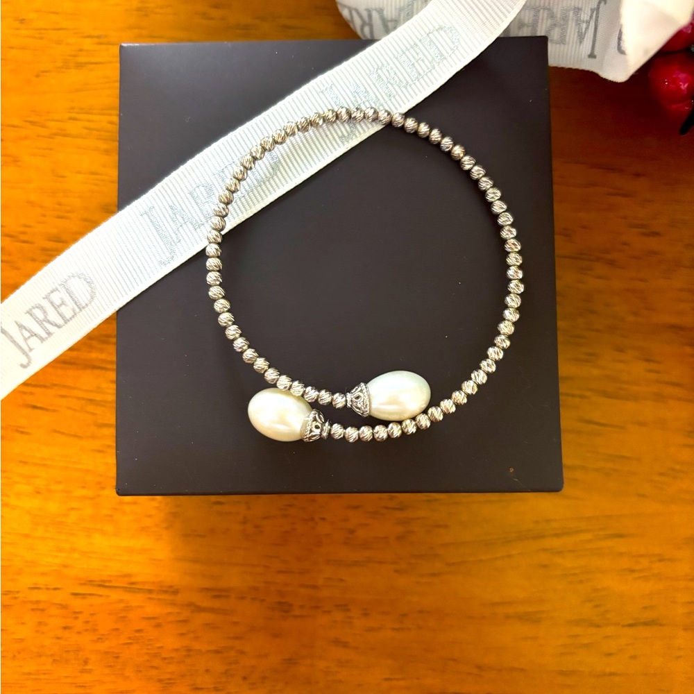 💌💘Bangle Bracelet Cultured Pearls 
Sterling Silver/Titanium💘💌NWT 
$65